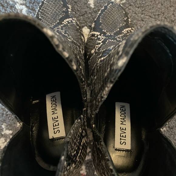 Steve Madden Rookie Grey Snake Booties - Picture 9 of 9